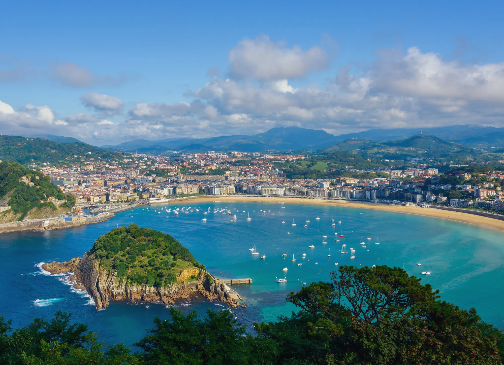 Vue panoramique de la baie de San Sebastián.